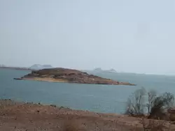 Абу-Симбел, озеро Насер, которое образовалось в результате строительства Асуанской плотины