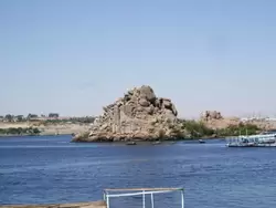 Гранитный остров на Ниле