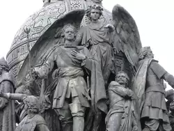 Пётр Первый на памятнике «Тысячелетие России» в Новгороде