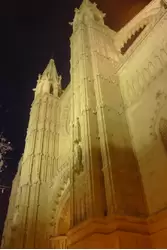 Кафедральный собор ночью