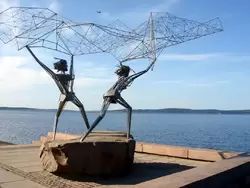 Скульптура «Рыбаки» в Петрозаводске