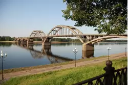 Автомобильный мост через Волгу в Рыбинске