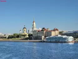 Вид на город Рыбинск с Волги