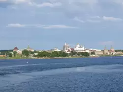 Вид на Соловецкий кремль с моря
