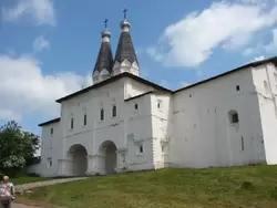 Ферапонтов монастырь, Святые ворота