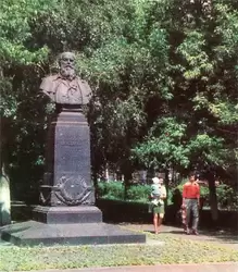 Череповец, памятник В.В. Верещагину