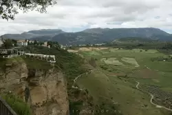 Вид на долину с террасы Эрнеса Хамингуэя