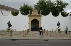 Памятники тореадорам в Ронде, Испания
