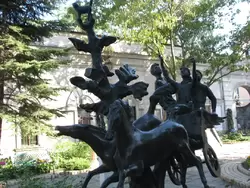 Памятник «Зеленый фургон» (сад скульптур Литературного музея)