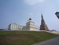 Дворцовая (Введенская) церковь и Башня Сююмбике