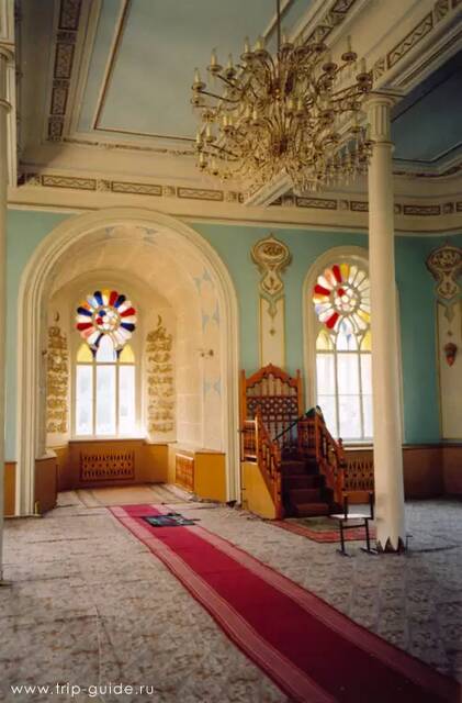 Интерьер Азимовской мечети