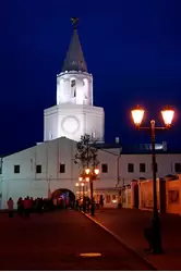 Площадь 1 мая (Спасская) в ночной подсветке
