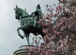 Памятник Этьену Марселю в Париже