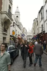 Улочки наполнены туристами на Монмартре