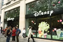 Фирменный магазин Disney