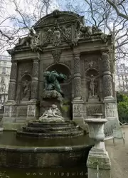 Фонтан Медичи в Париже