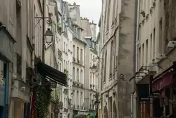 Улица Розье (rue des Rosiers) — центр Еврейского квартала Парижа