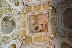 Квадратный двор — фрески и лепнина Даниеле де Вольтерра и Джироламо да Капри (1550-1551)