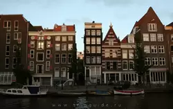 Дома на канале Принцев (<span lang=nl>Prinsengracht</span>)