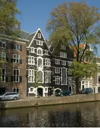 Старинные дома в Амстердаме