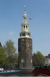 Башня «Безумный Якоб» (<span lang=nl>Montelbaanstoren</span>) — на ней всегда неверно шли часы