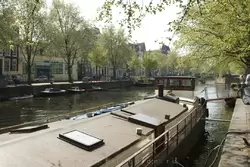 Жилой корабль в Амстердаме