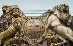Кормовая резьба с флагмана английского флота Royal Charles. Судно было захвачено в 1667 в английском порту Чатем и символизирует триумф голландского флота