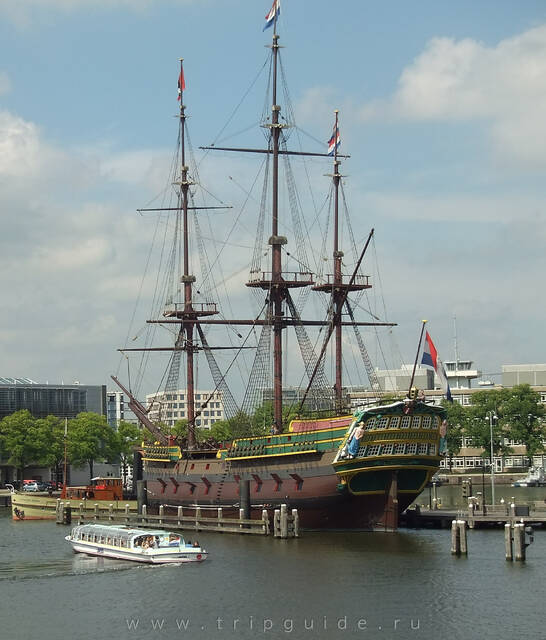 Парусник «Амстердам»