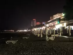 Пляж в Сочи ночью
