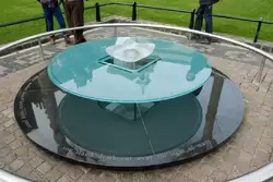Лондонский Тауэр, памятник на месте эшафота для казни