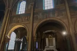 Фрески художника Фландрина на перегородках между нефами — церковь Сен-Жермен-де-Пре в Париже