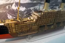 Разрезанная модель пассажирского лайнера «Олимпик» (такого же проекта как «Титаник») в масштабе 1:144