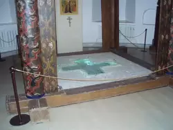 Выруб на льду для купания на Крещение в Суздальском кремле