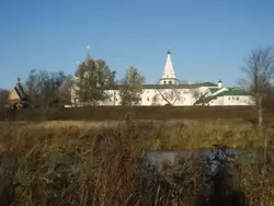 Суздаль, вид кремля со стороны реки Каменка