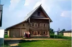 Рубленные жилые дома, музей деревянного зодчества