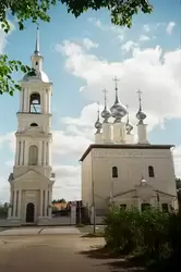 Достопримечательности Суздаля: Смоленская и Симеоновская церкви