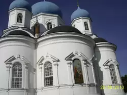 Купола храма Боголюбского монастыря