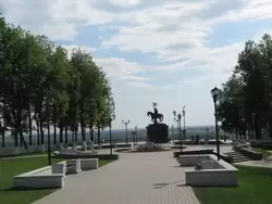 Памятник князю Владимиру и святителю Федору во Владимире