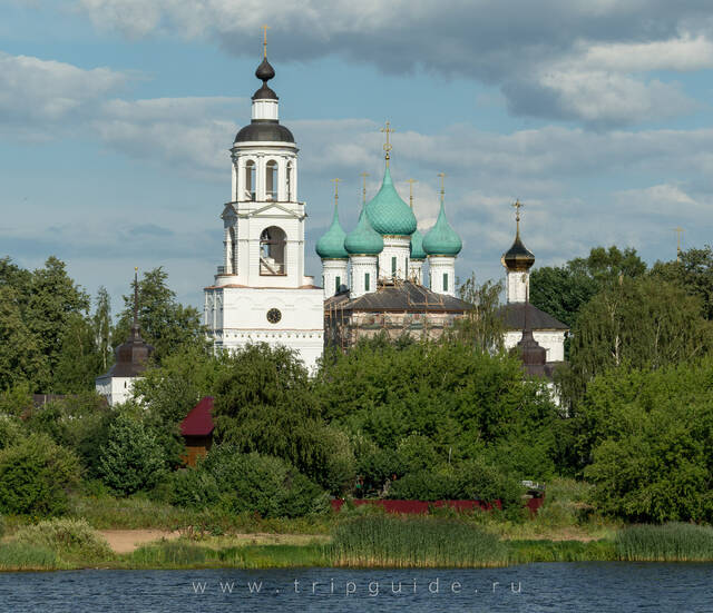 Колокольня и Введенский собор, Толгский монастырь