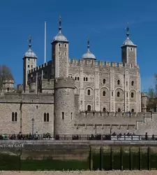 Крепость Тауэр в Лондоне — фото