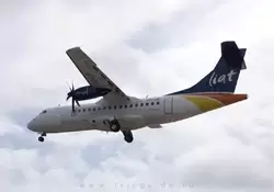Самолет ATR 42-600 авиакомпании LIAT, бортовой номер V2-LID