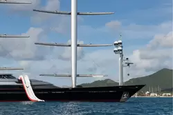 Яхта «Мальтийский Сокол» с водной горкой