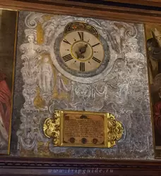 Часики в Зале авогадоров (La Sala dell Avogaria de Comun) во Дворце дожей в Венеции