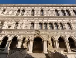 Лестница гигантов во Дворце дожей в Венеции
