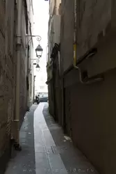 Самая узкая в Париже улица Ша-ки-Пеш