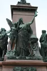 Памятник Александру II на Сенатской площади в Хельсинки
