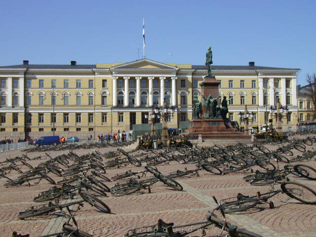 Памятник Александру II и Сенатская площадь