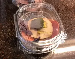 Мясное ассорти в пластиковой упаковке на завтраке