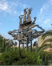 Скульптура «Морская прогулка» в Сочи
