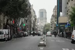 Улица Бобур (rue Beabourg), вид на собор Парижской Богоматери